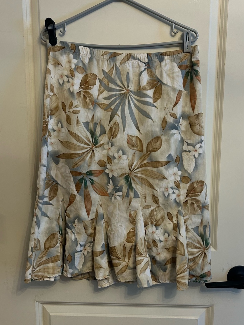 Vintage Cream Floral Midi Skirt with Ruffle Hem